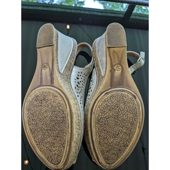 Patrizia Spring Step Womens Sz 39 (8.5) Shaninioqua Gold Peep Toe Wedge Sandal - Picture 9 of 13